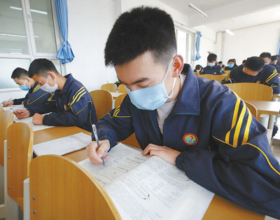 消毒、登记、量体温……青海高中、中职学校陆续开学